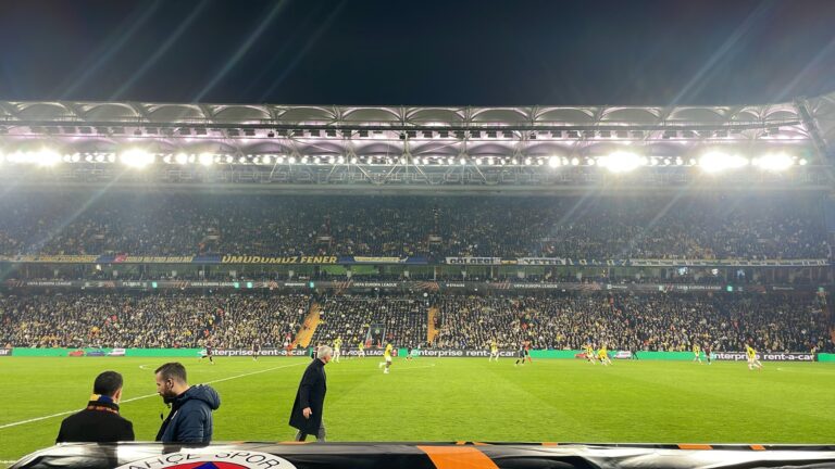 “Fenerbahçe’nin İskoçya’daki Direnişi: Penaltılarla Yıkılan Hayaller!”